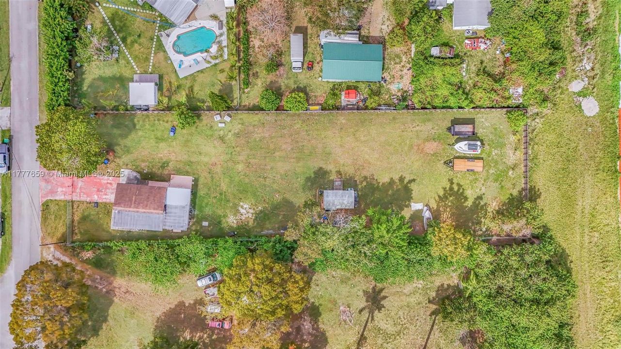 Recently Sold: $575,000 (2 beds, 2 baths, 1035 Square Feet)