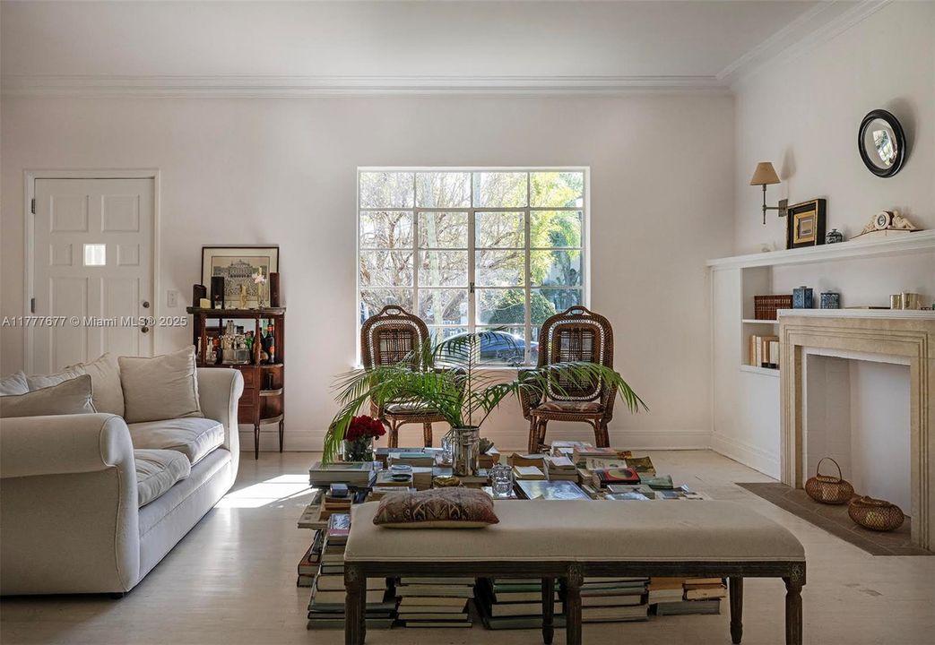 Vendido Recientemente: $3,500,000 (3 camas, 3 baños, 2141 Pies cuadrados)