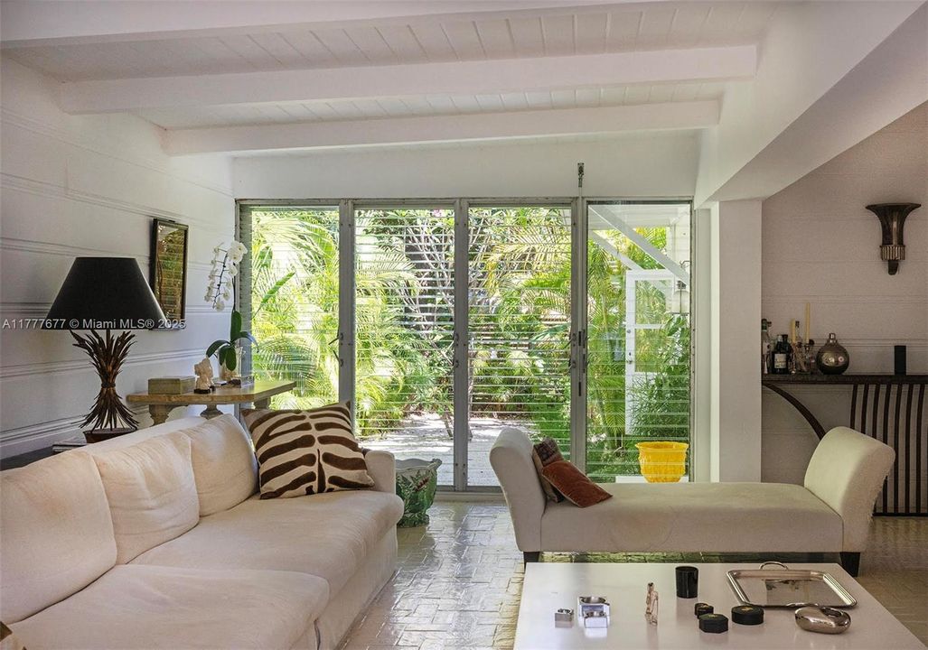 Vendido Recientemente: $3,500,000 (3 camas, 3 baños, 2141 Pies cuadrados)