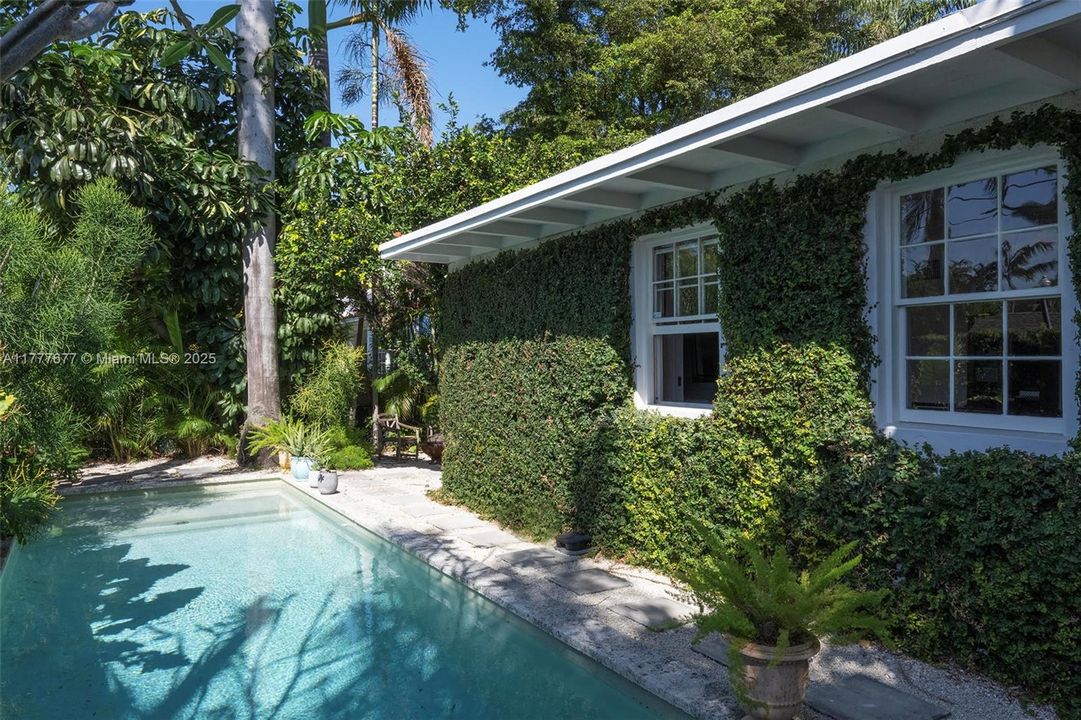 Vendido Recientemente: $3,500,000 (3 camas, 3 baños, 2141 Pies cuadrados)