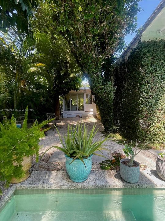 Vendido Recientemente: $3,500,000 (3 camas, 3 baños, 2141 Pies cuadrados)