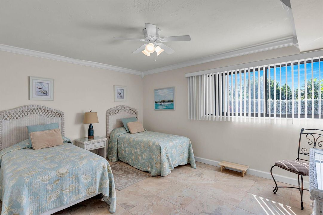 601 W Ocean Unit 203