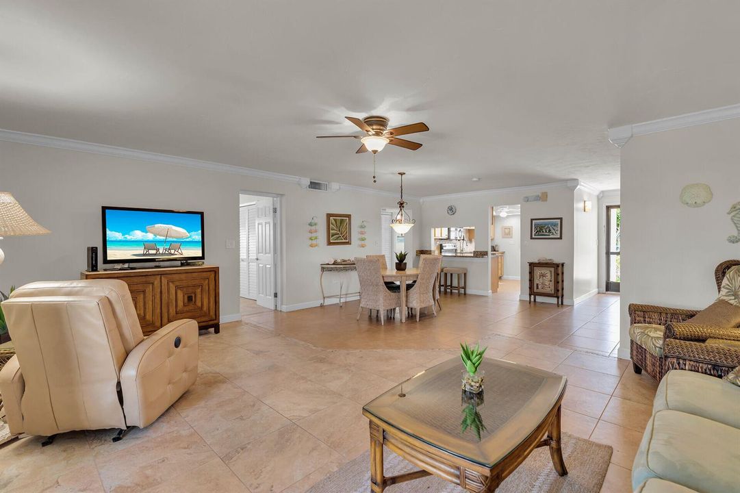 601 W Ocean Unit 203
