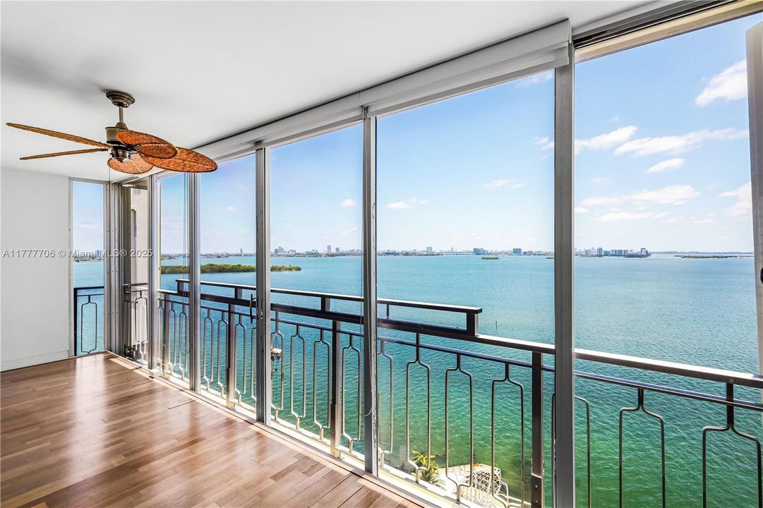 Active With Contract: $225,000 (2 beds, 2 baths, 1408 Square Feet)