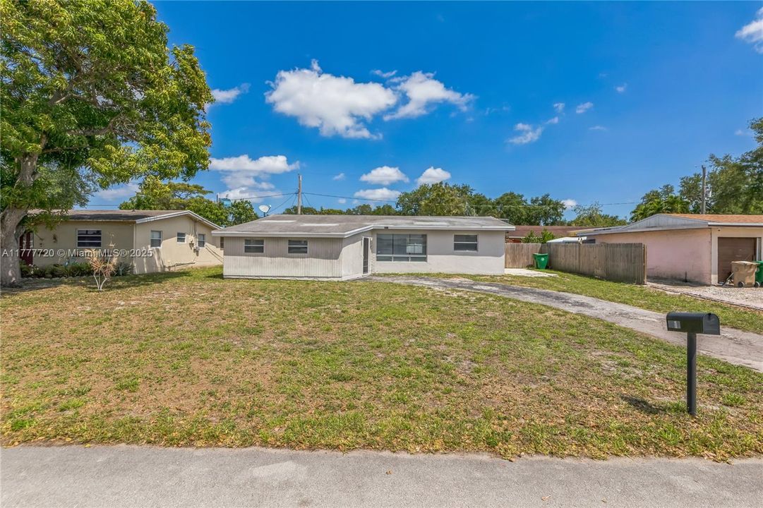 Недавно продано: $454,000 (3 спален, 2 ванн, 1536 Квадратных фут)