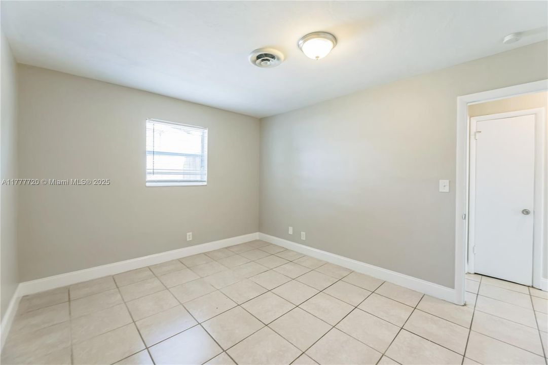 Недавно продано: $454,000 (3 спален, 2 ванн, 1536 Квадратных фут)