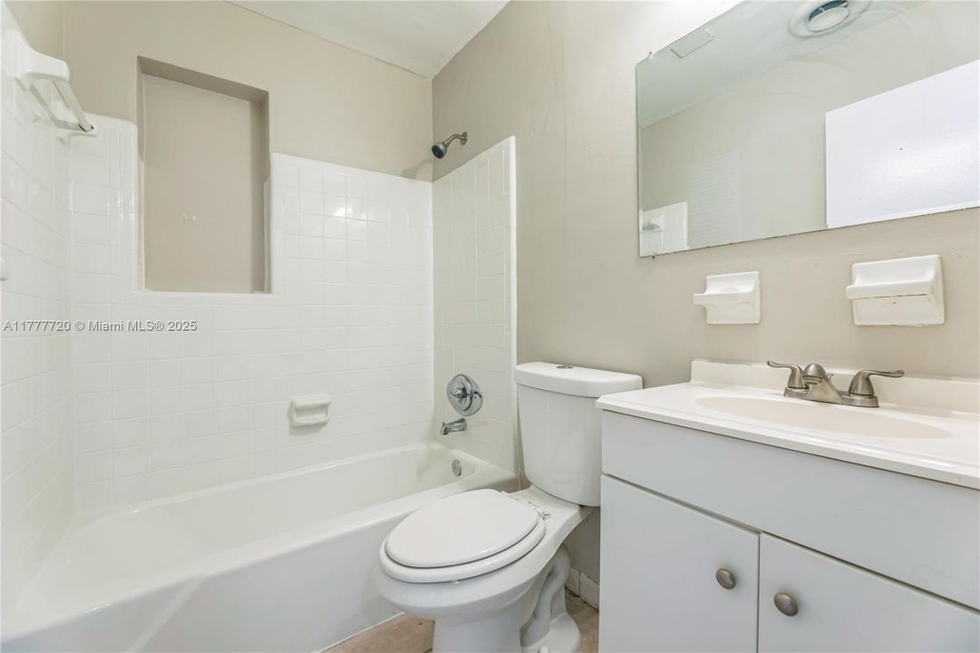 Недавно продано: $454,000 (3 спален, 2 ванн, 1536 Квадратных фут)