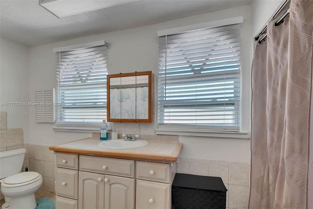 Recently Sold: $1,099,000 (3 beds, 3 baths, 2380 Square Feet)