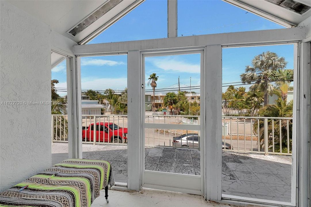 Recently Sold: $1,099,000 (3 beds, 3 baths, 2380 Square Feet)