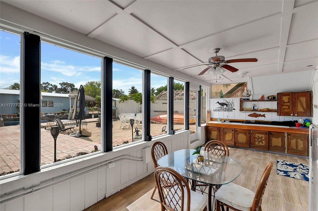 Recently Sold: $1,099,000 (3 beds, 3 baths, 2380 Square Feet)