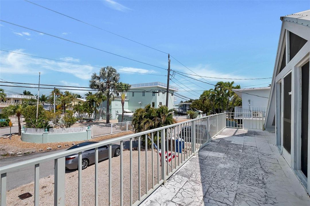 Recently Sold: $1,099,000 (3 beds, 3 baths, 2380 Square Feet)