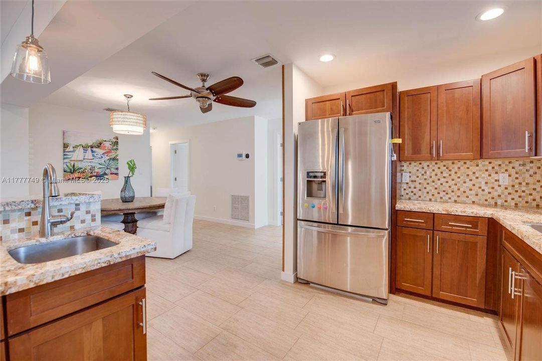 Recently Sold: $995,000 (4 beds, 2 baths, 1587 Square Feet)