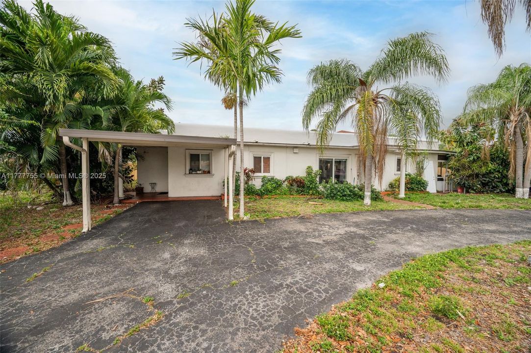 Activo con contrato: $499,000 (5 camas, 4 baños, 1857 Pies cuadrados)