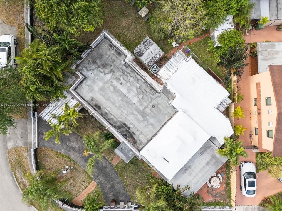 Activo con contrato: $499,000 (5 camas, 4 baños, 1857 Pies cuadrados)