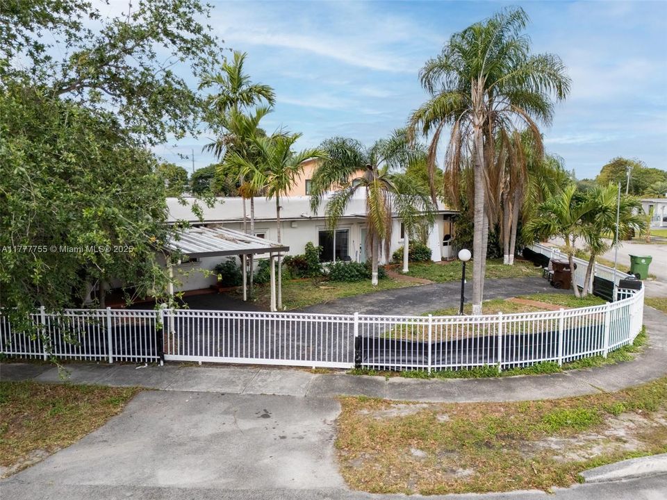 Activo con contrato: $499,000 (5 camas, 4 baños, 1857 Pies cuadrados)