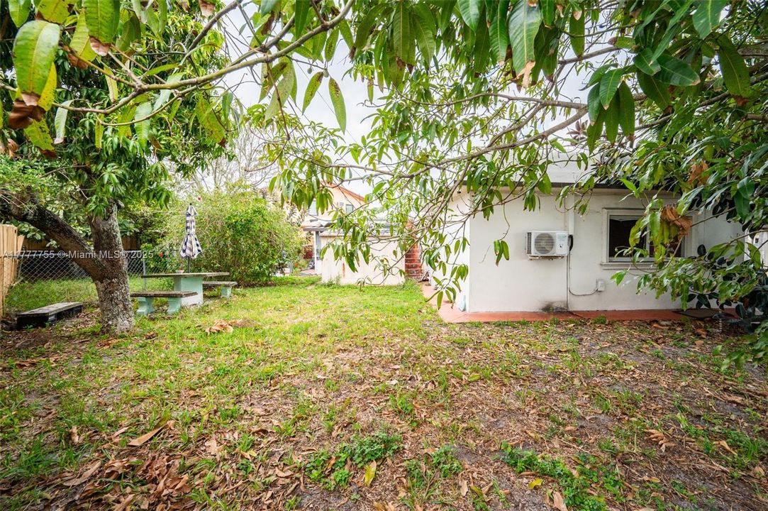 Activo con contrato: $499,000 (5 camas, 4 baños, 1857 Pies cuadrados)