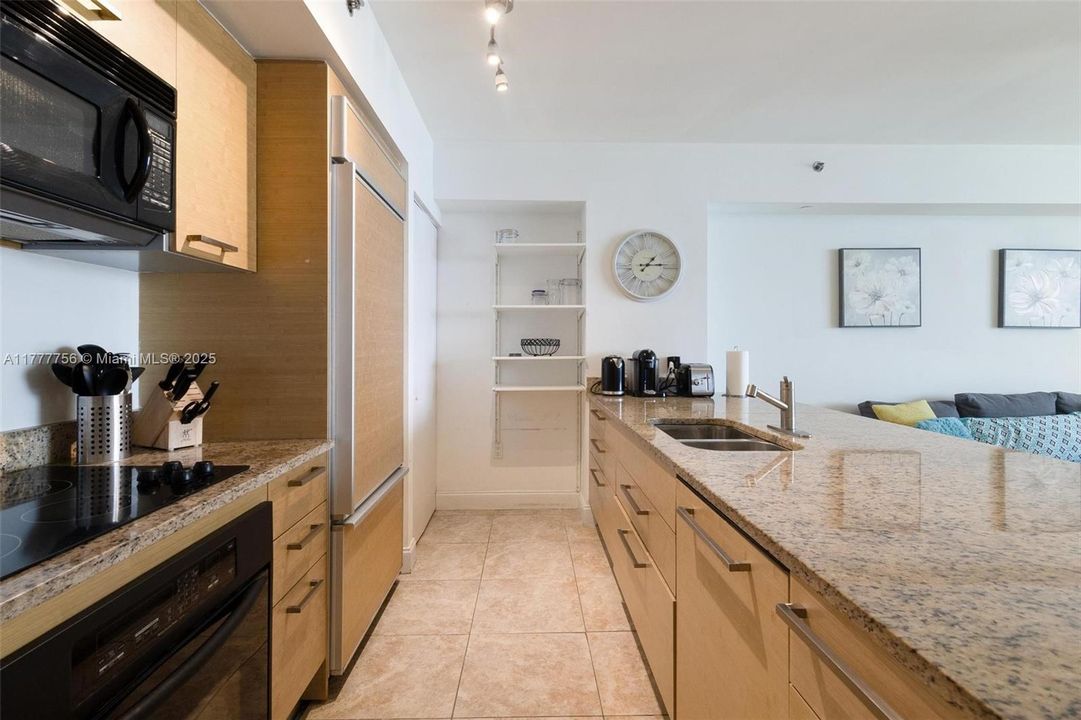 待售: $690,000 (1 贝兹, 1 浴室, 844 平方英尺)