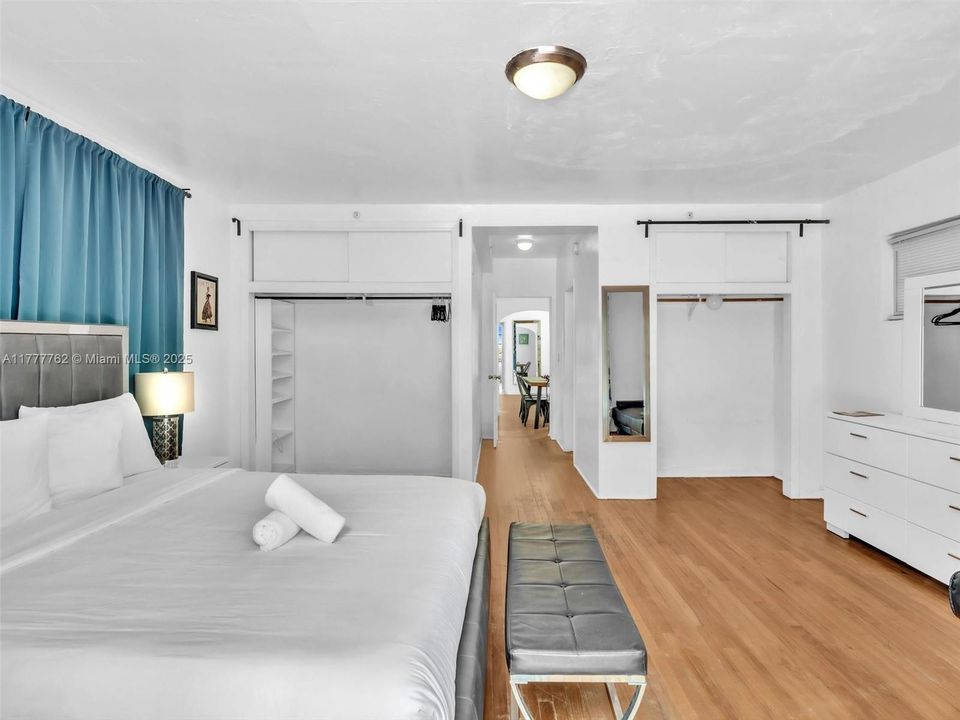 Active With Contract: $2,500,000 (5 beds, 4 baths, 3990 Square Feet)