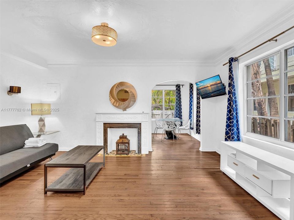 Active With Contract: $2,500,000 (5 beds, 4 baths, 3990 Square Feet)