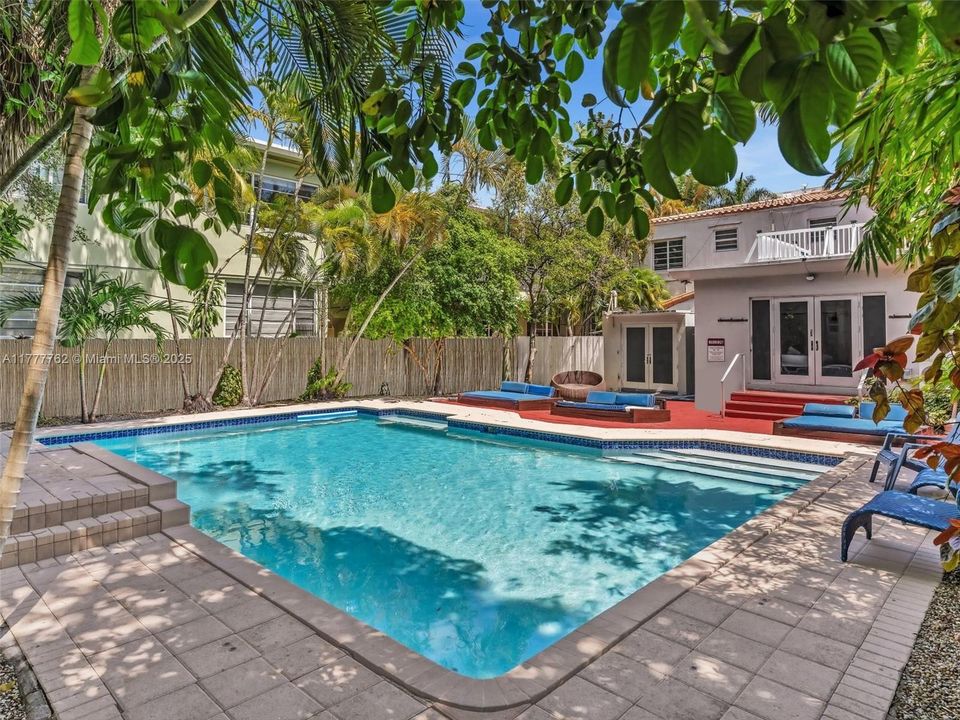 Active With Contract: $2,500,000 (5 beds, 4 baths, 3990 Square Feet)