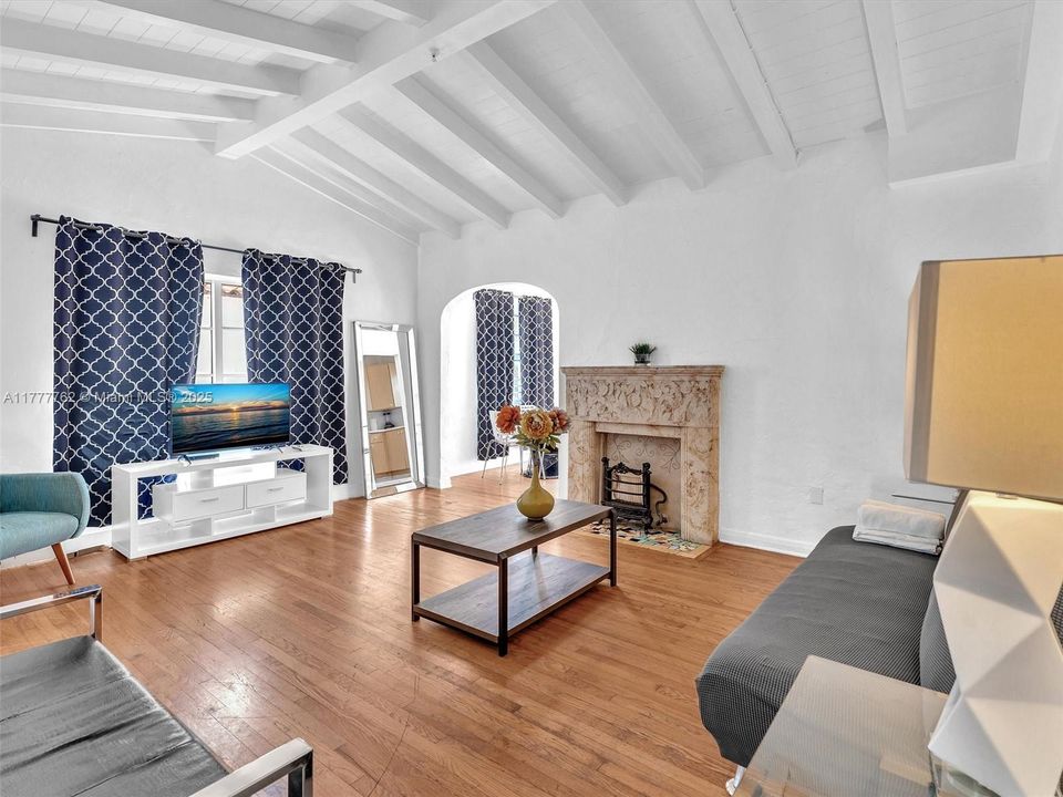 Active With Contract: $2,500,000 (5 beds, 4 baths, 3990 Square Feet)