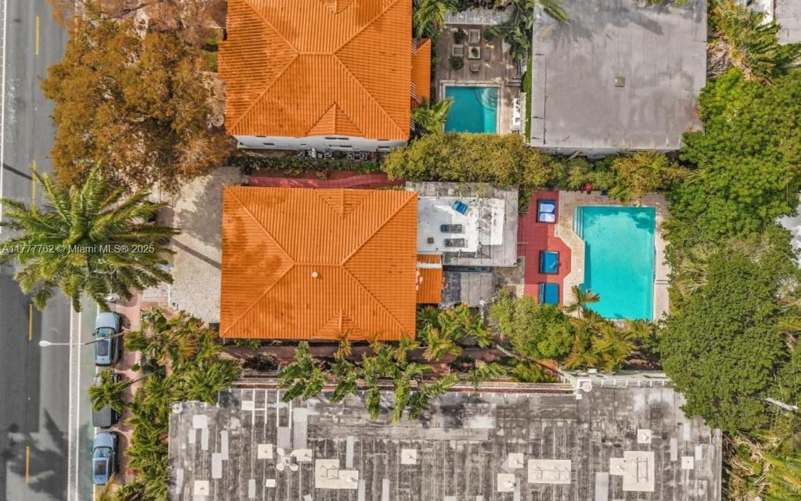 Active With Contract: $2,500,000 (5 beds, 4 baths, 3990 Square Feet)