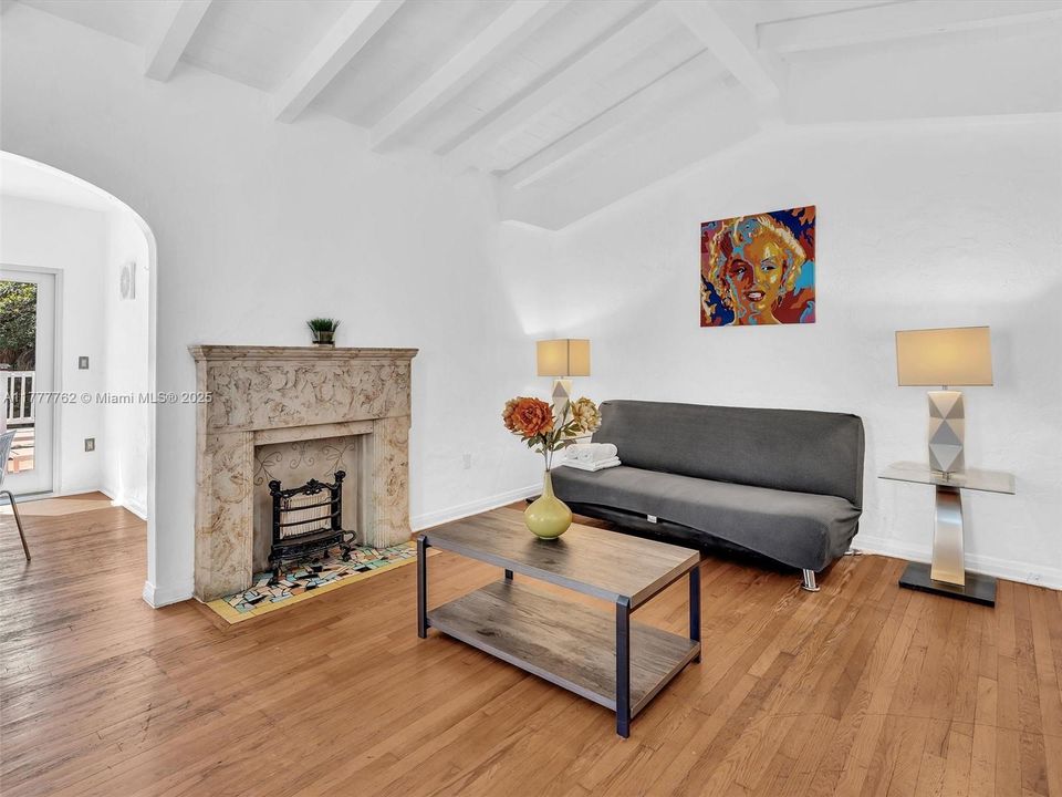 Active With Contract: $2,500,000 (5 beds, 4 baths, 3990 Square Feet)