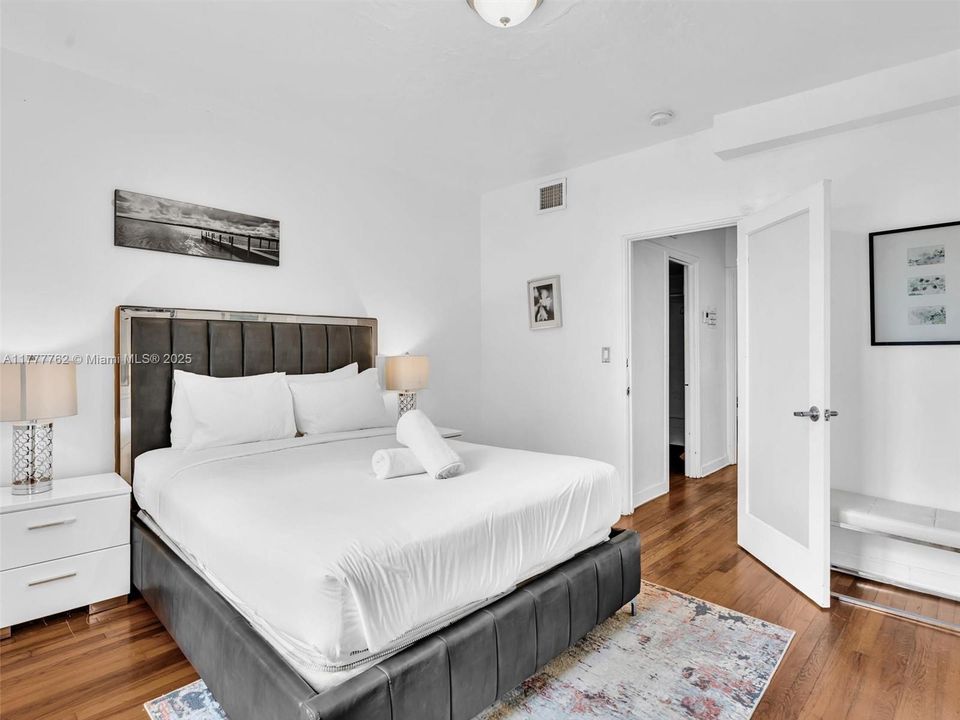 Active With Contract: $2,500,000 (5 beds, 4 baths, 3990 Square Feet)