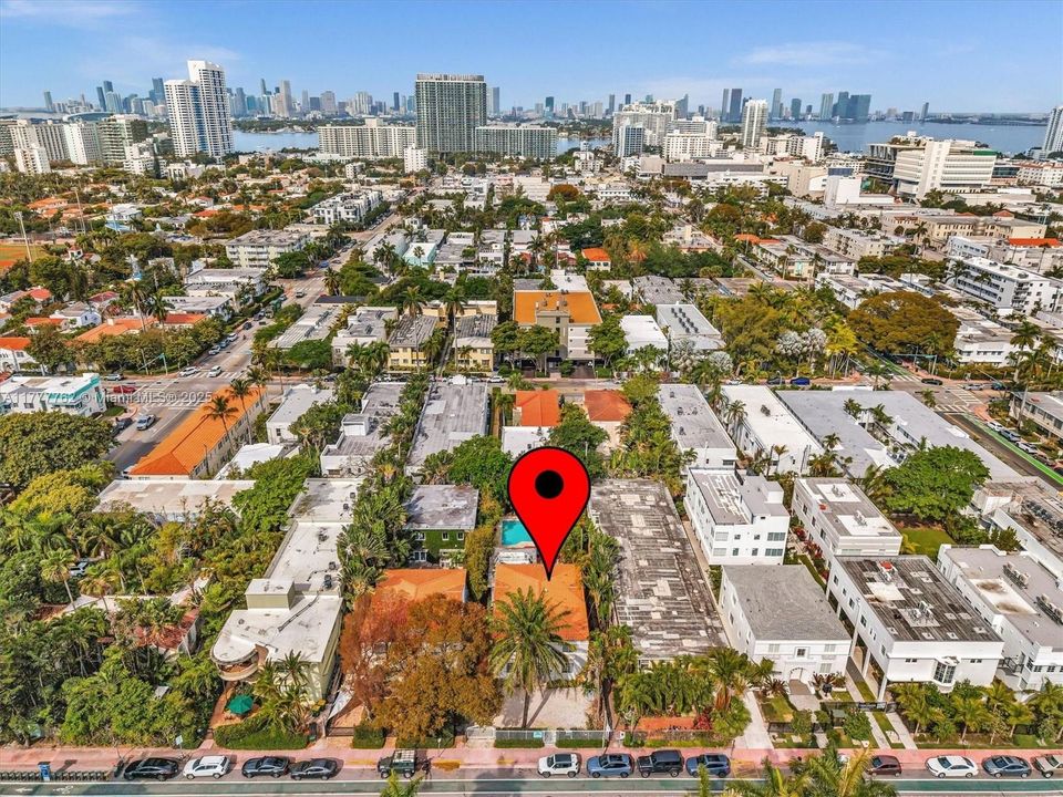 Active With Contract: $2,500,000 (5 beds, 4 baths, 3990 Square Feet)