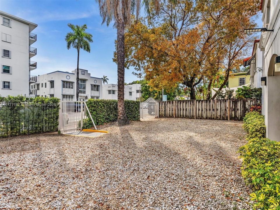 Active With Contract: $2,500,000 (5 beds, 4 baths, 3990 Square Feet)