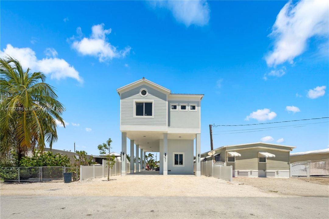 Recently Sold: $1,799,000 (4 beds, 3 baths, 2081 Square Feet)