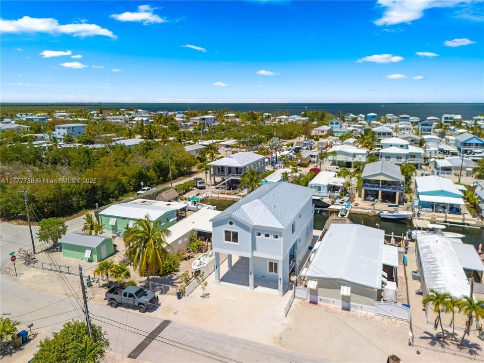 Recently Sold: $1,799,000 (4 beds, 3 baths, 2081 Square Feet)