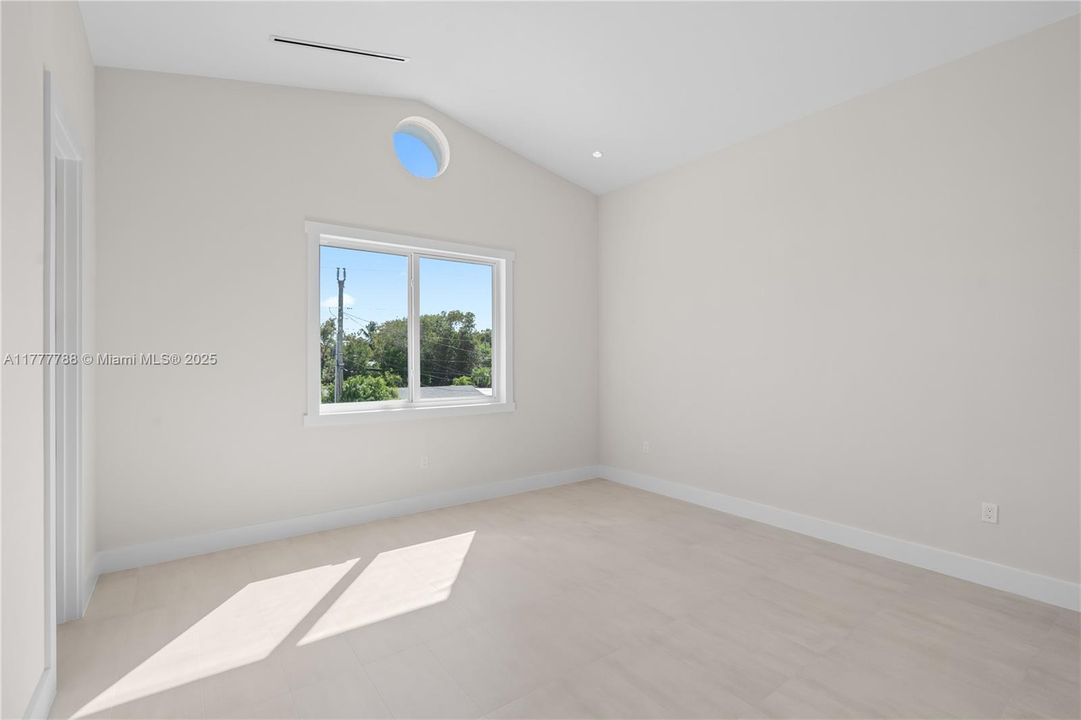 Recently Sold: $1,799,000 (4 beds, 3 baths, 2081 Square Feet)