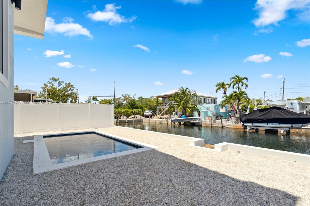 Recently Sold: $1,799,000 (4 beds, 3 baths, 2081 Square Feet)