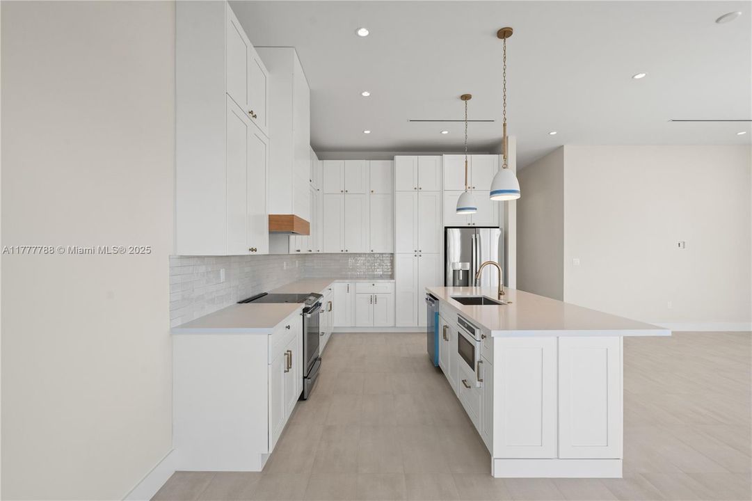 Recently Sold: $1,799,000 (4 beds, 3 baths, 2081 Square Feet)