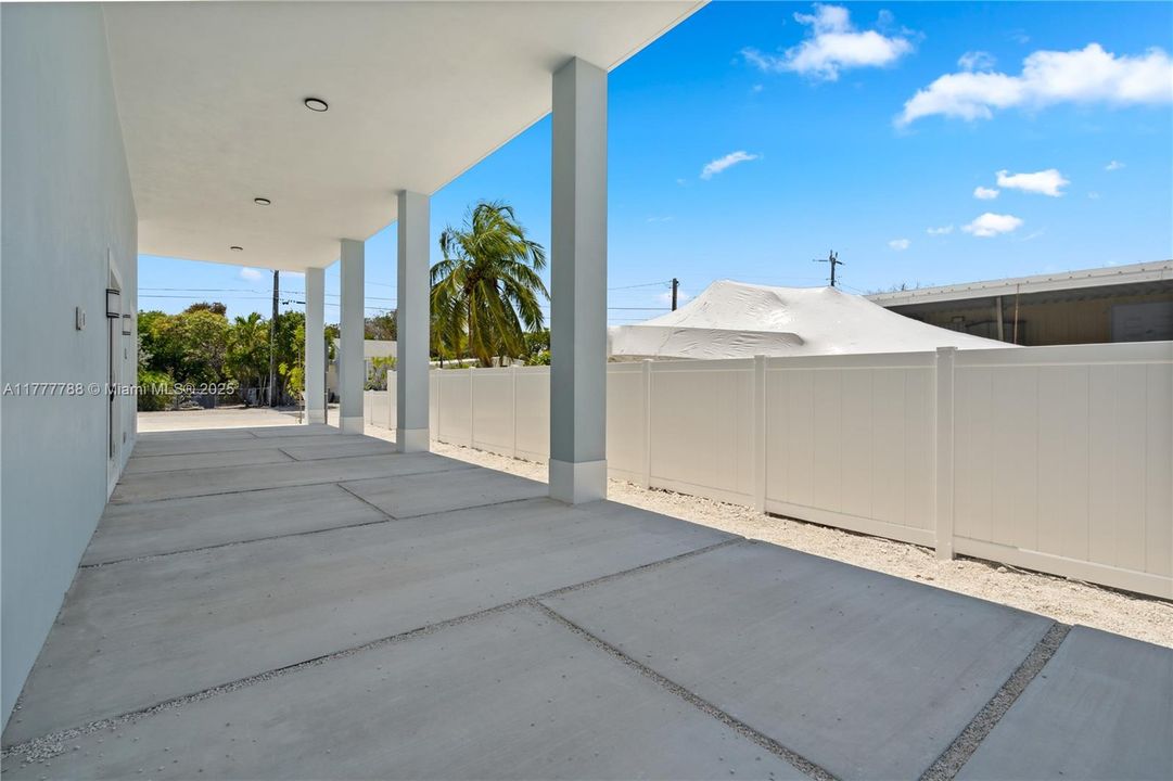 Recently Sold: $1,799,000 (4 beds, 3 baths, 2081 Square Feet)