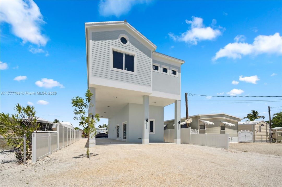 Recently Sold: $1,799,000 (4 beds, 3 baths, 2081 Square Feet)