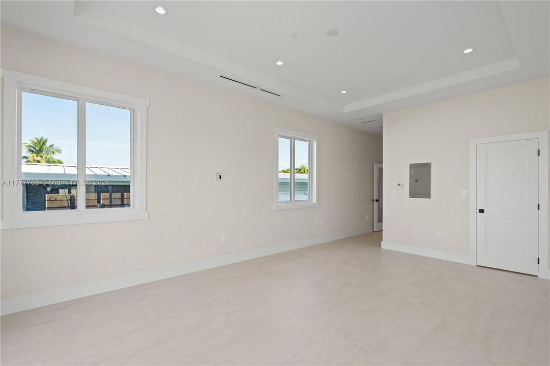 Recently Sold: $1,799,000 (4 beds, 3 baths, 2081 Square Feet)