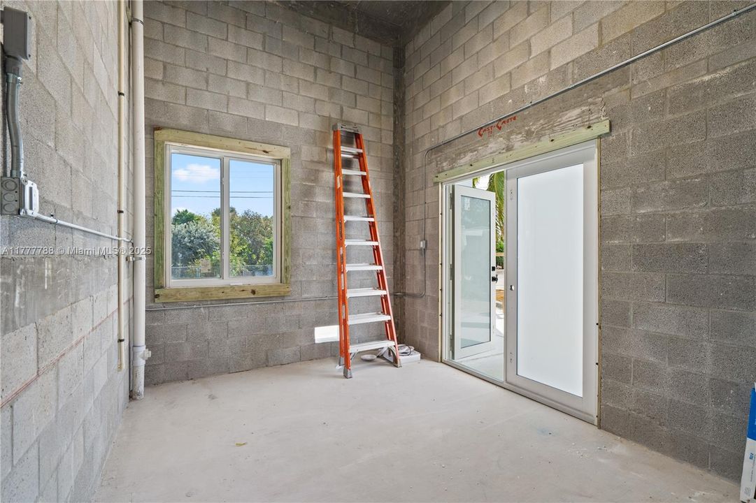 Recently Sold: $1,799,000 (4 beds, 3 baths, 2081 Square Feet)