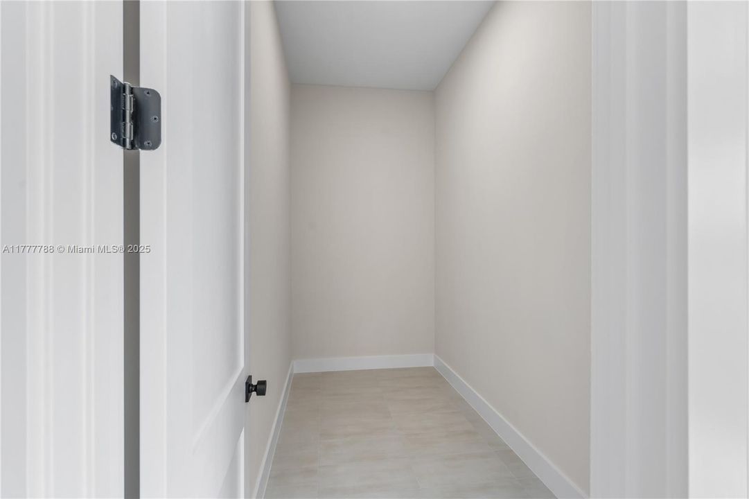 Recently Sold: $1,799,000 (4 beds, 3 baths, 2081 Square Feet)