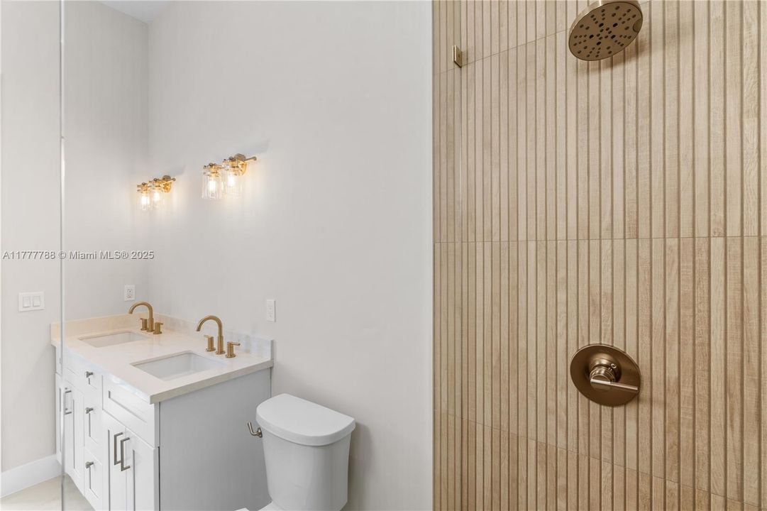 Recently Sold: $1,799,000 (4 beds, 3 baths, 2081 Square Feet)