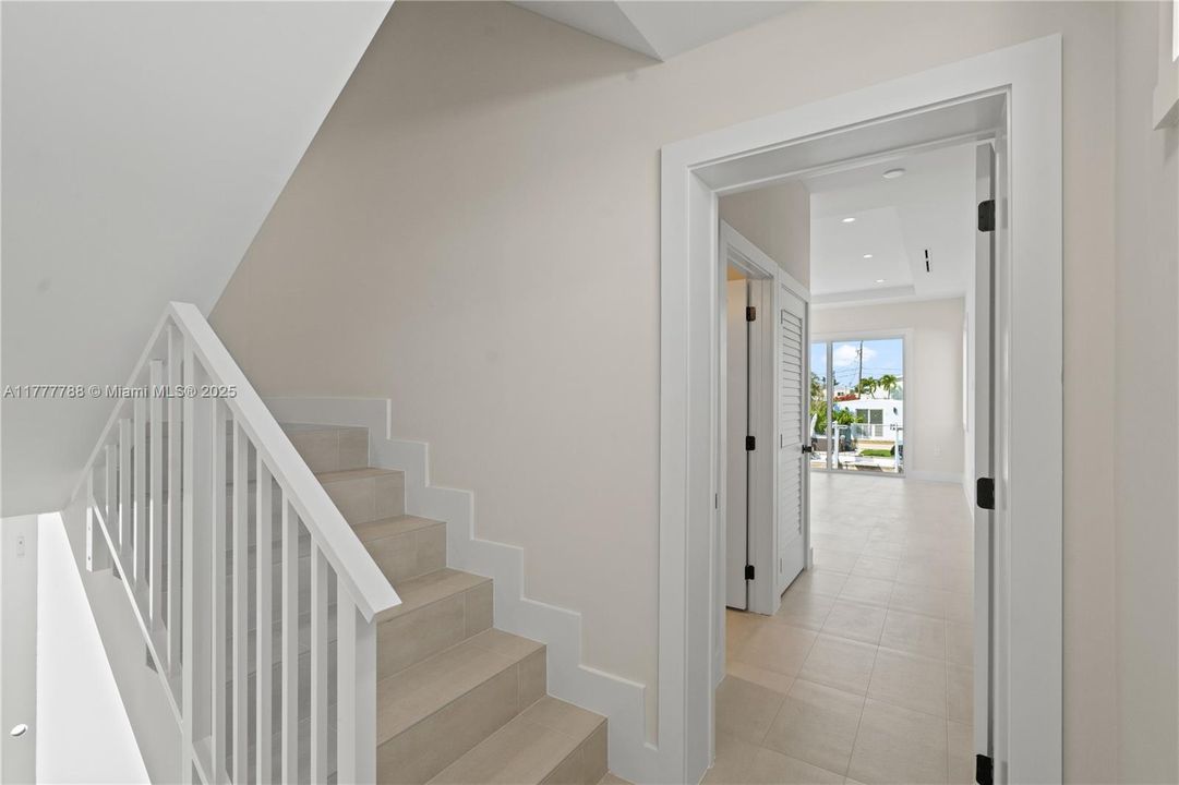 Recently Sold: $1,799,000 (4 beds, 3 baths, 2081 Square Feet)