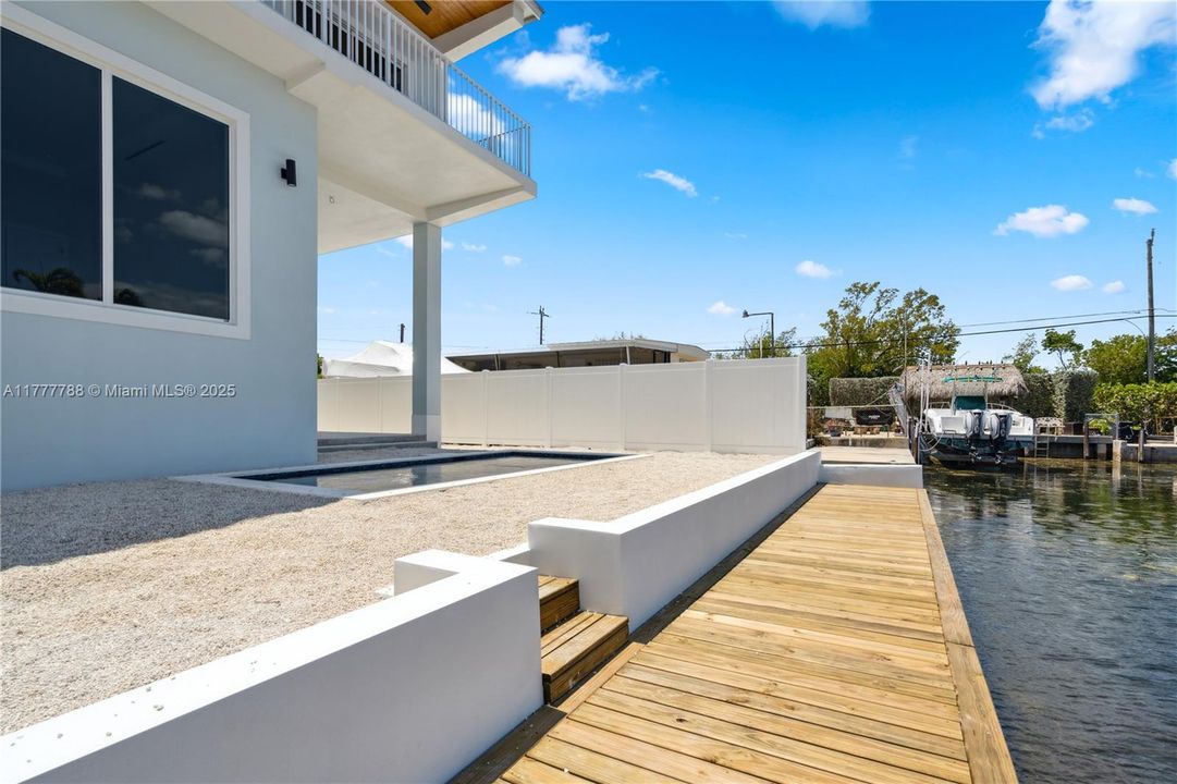 Recently Sold: $1,799,000 (4 beds, 3 baths, 2081 Square Feet)