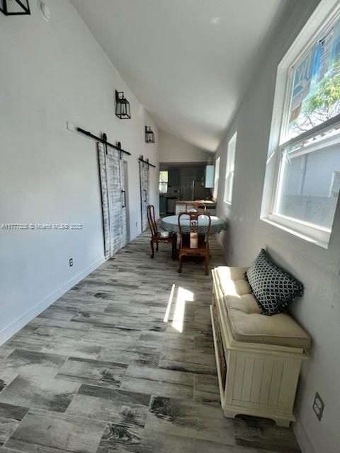 待售: $230,000 (2 贝兹, 1 浴室, 858 平方英尺)