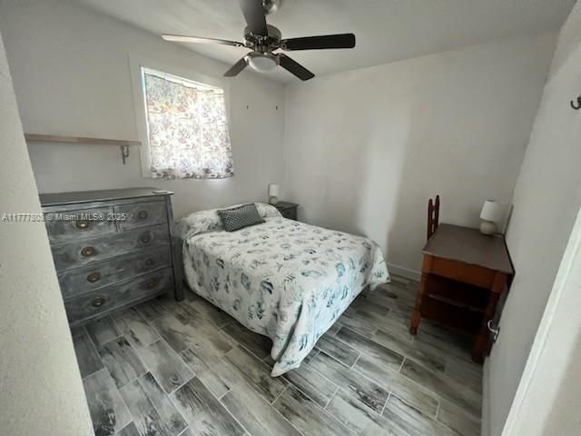 待售: $230,000 (2 贝兹, 1 浴室, 858 平方英尺)