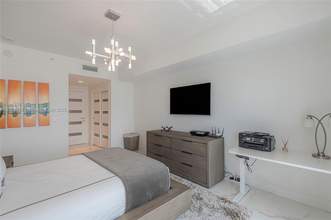 For Sale: $1,989,995 (3 beds, 3 baths, 2219 Square Feet)