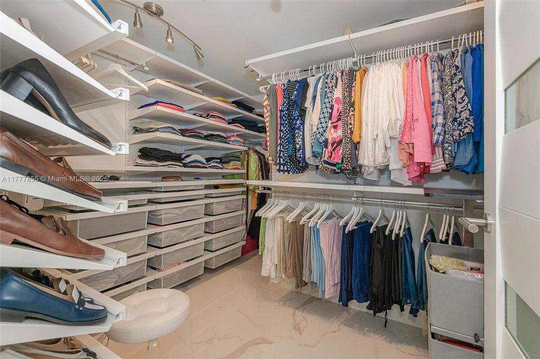 For Sale: $1,989,995 (3 beds, 3 baths, 2219 Square Feet)