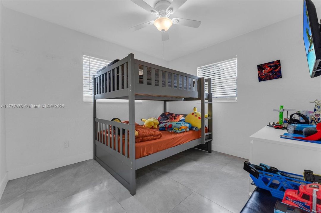 Recently Sold: $465,000 (3 beds, 2 baths, 1056 Square Feet)