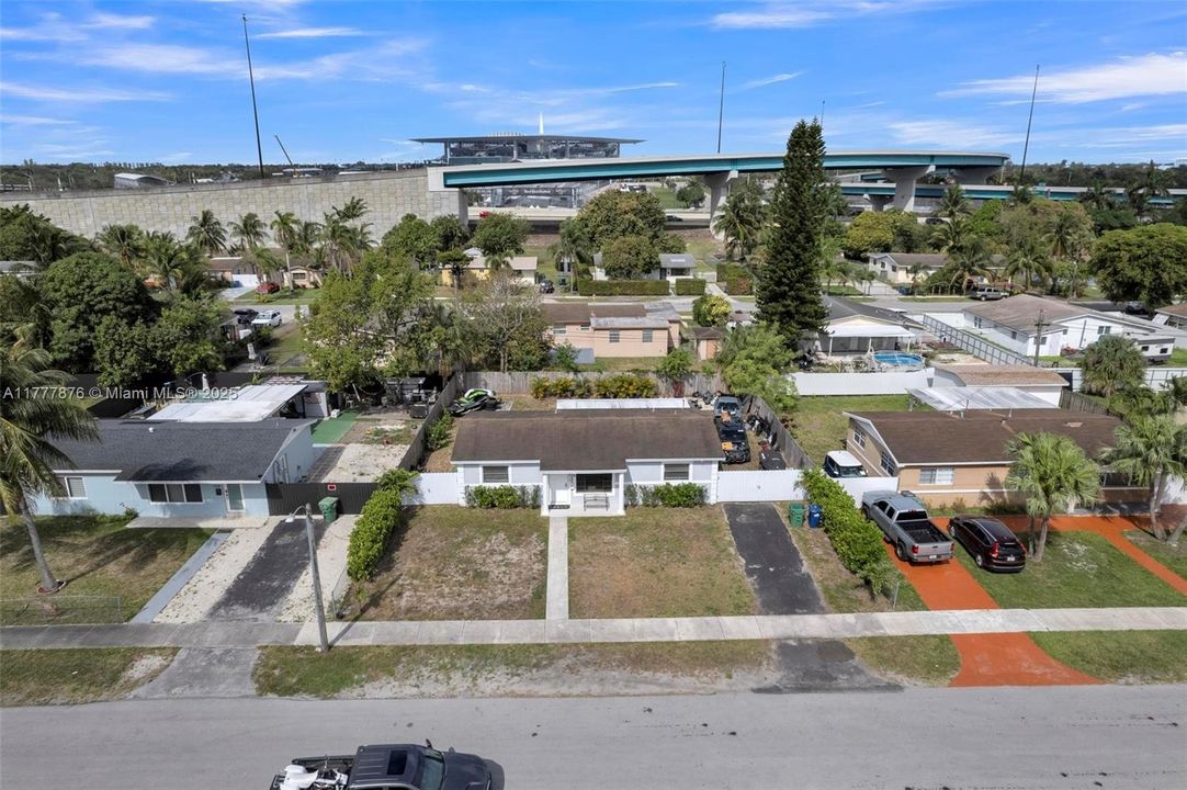 Recently Sold: $465,000 (3 beds, 2 baths, 1056 Square Feet)