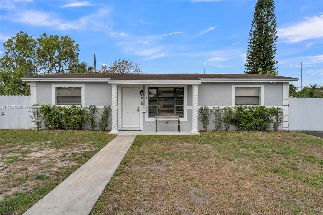 Recently Sold: $465,000 (3 beds, 2 baths, 1056 Square Feet)